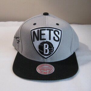 NEW Mitchell & Ness Black/White/Gray NBA Brooklyn Nets Core Basic Snapback Hat